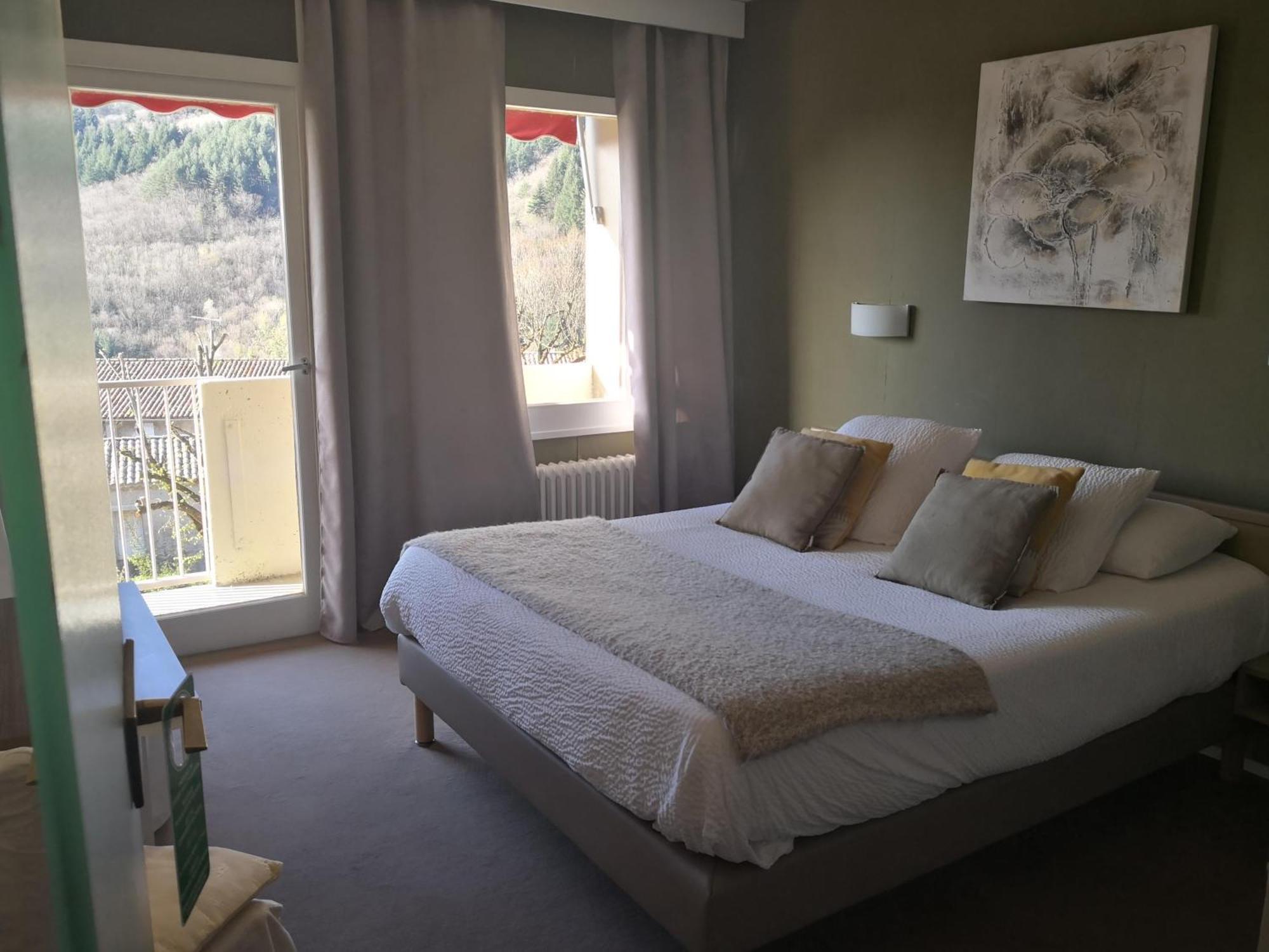 Logis Hotel-Restaurant Le Tanargue Valgorge Eksteriør bilde